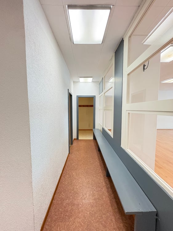 Bureaux/locaux 102-402 m², haute visibilité - La Chaux-de-Fonds 8
