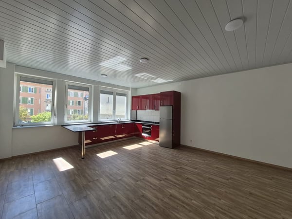 Stadthaus renoviert 2018 – 1.5 Zimmer, Terrasse 61m², Doppelgarage 2