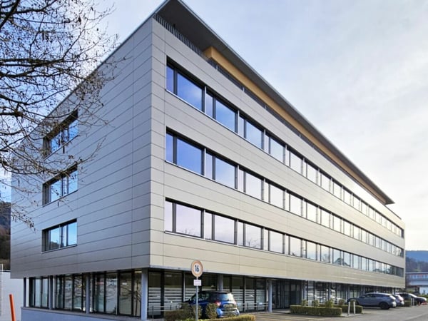 «Bestpreis-Garantie» Ihr Standort im repräsentativen Business Park in Freienbach 2