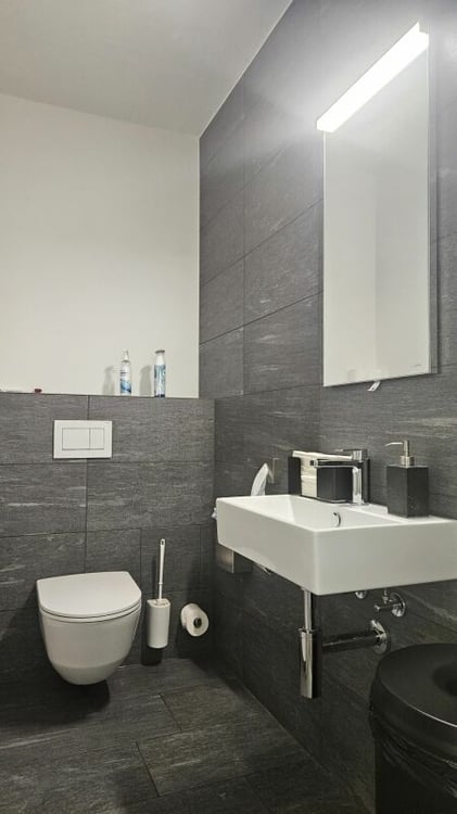 Schön ausgebaute und praktisch unterteilte Büro-/Gewerbefläche «Plug & Work» 8