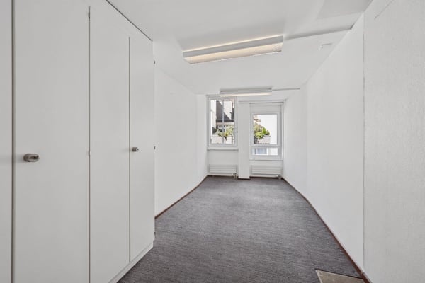 Attraktive Gewerbefläche mit optimaler Sichtbarkeit 9