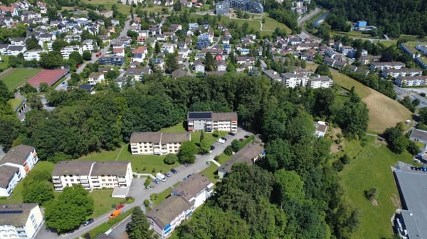 Gepflegte 3.5 Zimmer Wohnung im 1.OG 12