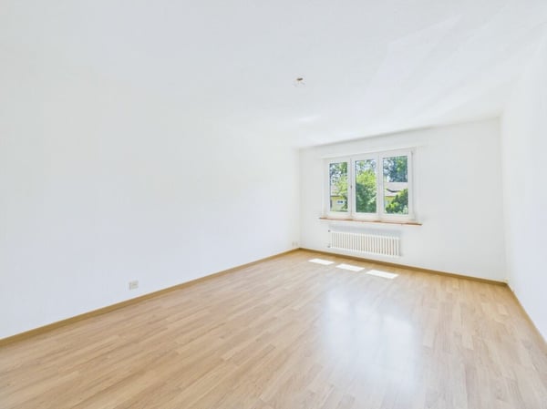 Gepflegte 3.5 Zimmer Wohnung im 1.OG 3