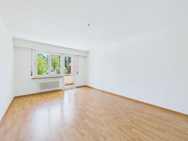 Gepflegte 3.5 Zimmer Wohnung im 1.OG 1