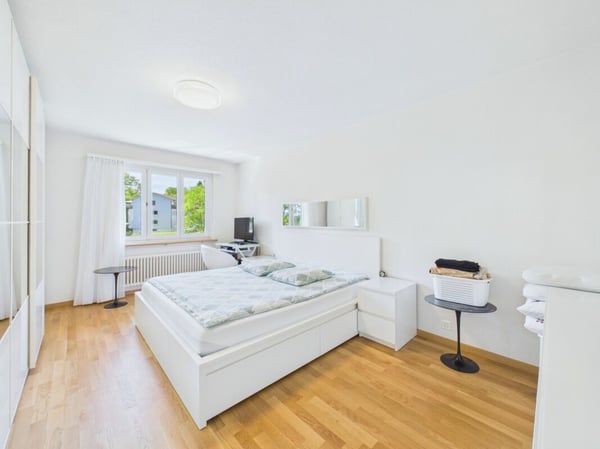 Attraktive 4.5 Zimmer Wohnung im 2.OG 2