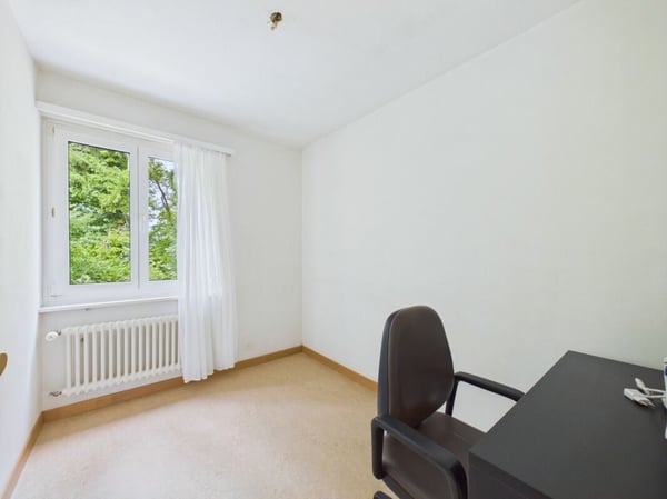 Helle 4.5 Zimmer Wohnung an ruhiger Lage im 1.OG 4