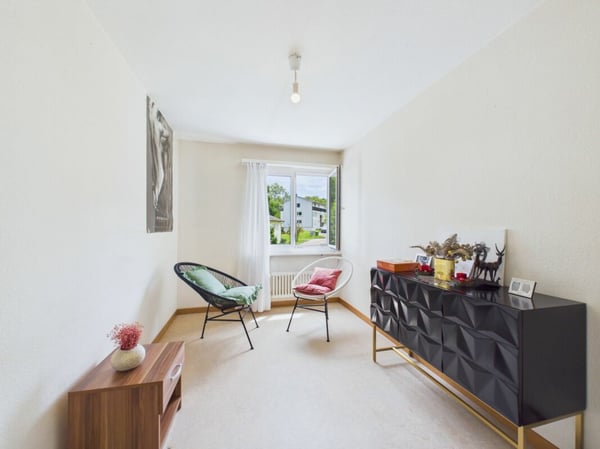 Helle 4.5 Zimmer Wohnung an ruhiger Lage im 1.OG 3