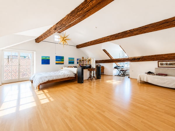 Wohnen über den Dächern der Churer Altstadt charmante Maisonettewohnung im Herzen von Chur 2