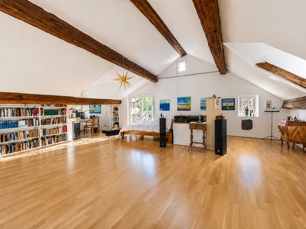 Wohnen über den Dächern der Churer Altstadt charmante Maisonettewohnung im Herzen von Chur 3