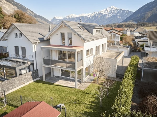 Grosszügiges Einfamilienhaus mit Einliegerwohnung 1