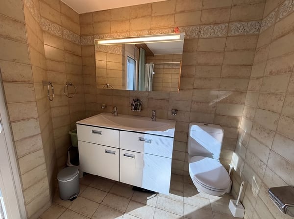 Ankommen und wohlfühlen: Helle 3.5-Zimmer-Dachwohnung in Felsberg 8