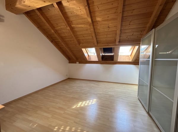 Ankommen und wohlfühlen: Helle 3.5-Zimmer-Dachwohnung in Felsberg 6