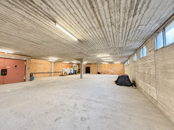 Mehr Platz gefällig? Grosszügige Lagerfläche in Domat/Ems zu vermieten 3