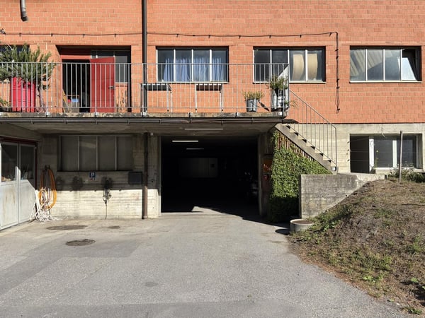 Mehr Platz gefällig? Grosszügige Lagerfläche in Domat/Ems zu vermieten 8