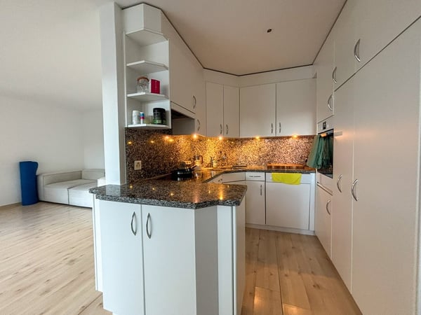 Ankommen und wohlfühlen: Helle 4.5-Zimmer-Wohnung in Felsberg 7