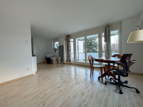 Ankommen und wohlfühlen: Helle 4.5-Zimmer-Wohnung in Felsberg 3
