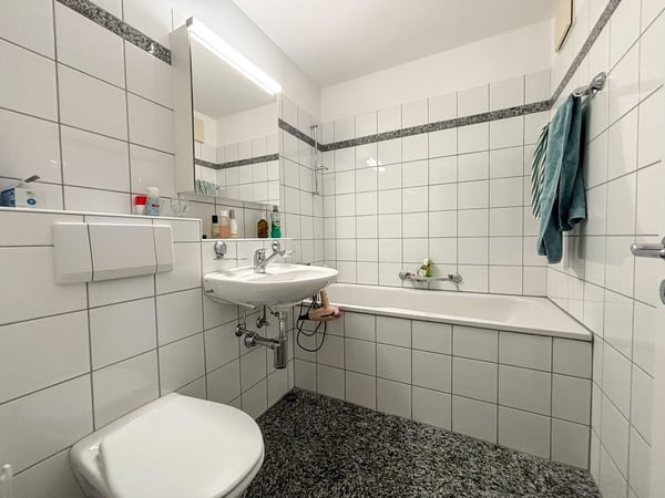 Ankommen und wohlfühlen: Helle 4.5-Zimmer-Wohnung in Felsberg 4