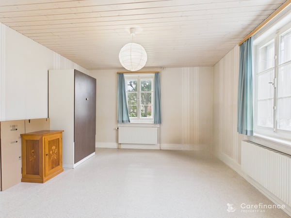 Charmantes 8-Zimmer-Zweifamilienhaus mit Gartenparadies und vielseitigen Nutzungsmöglichkeiten 15
