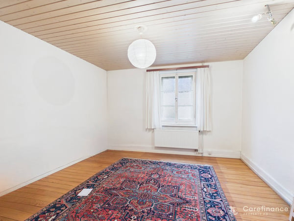 Charmantes 8-Zimmer-Zweifamilienhaus mit Gartenparadies und vielseitigen Nutzungsmöglichkeiten 12