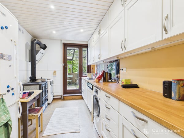 Charmantes 8-Zimmer-Zweifamilienhaus mit Gartenparadies und vielseitigen Nutzungsmöglichkeiten 13