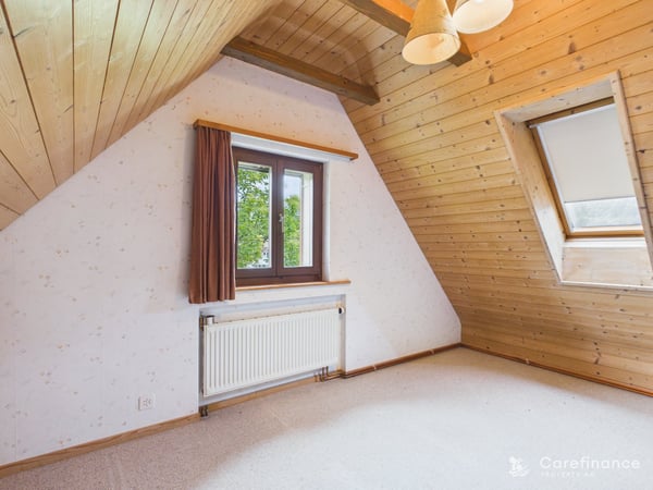 Charmantes 8-Zimmer-Zweifamilienhaus mit Gartenparadies und vielseitigen Nutzungsmöglichkeiten 10