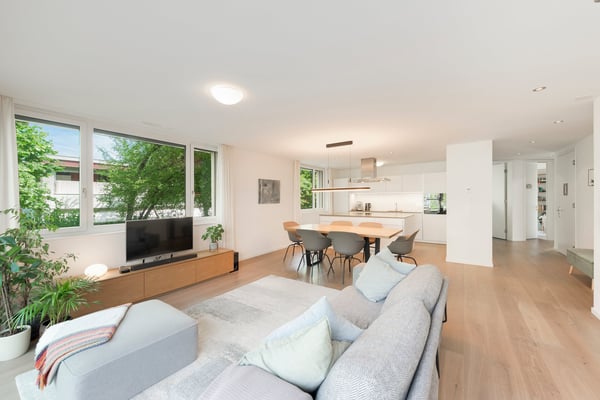 Hochwertig ausgebaute 4.5-Zimmer Gartenwohnung inkl. Einstellhallenplatz 1