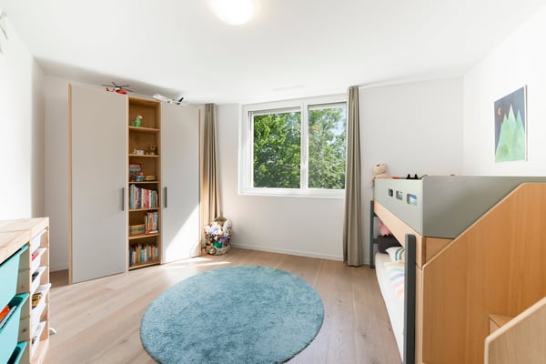 Hochwertig ausgebaute 4.5-Zimmer Gartenwohnung inkl. Einstellhallenplatz 8