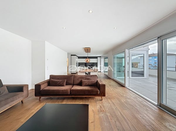 Attique contemporain 4,5 pièces, de 162 m2 avec vue panoramique sur le Moléson et jardin d'hiver 4