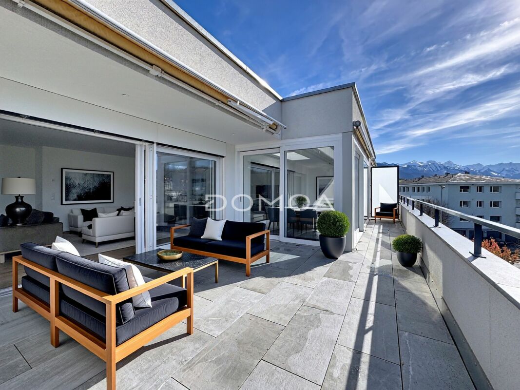 Attique contemporain 4,5 pièces, de 162 m2 avec vue panoramique sur le Moléson et jardin d'hiver