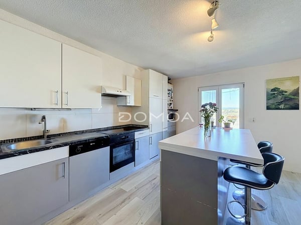 Charmant appartement de 5.5 pièces avec grande terrasse 3