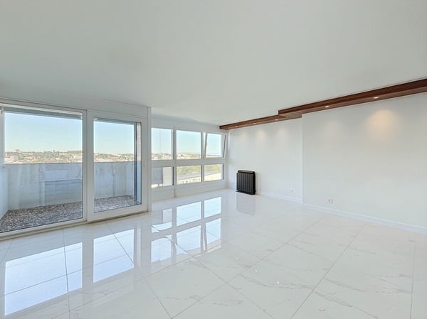 Charmant 4,5 pièces rénové avec balcon et vue sur la cathédrale 3