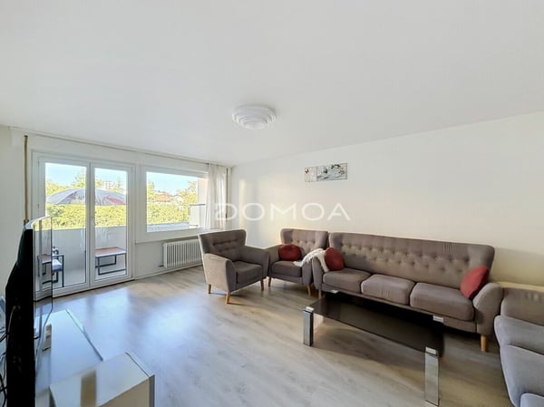 Bel appartement avec balcon de 3,5 pièces au 1er étage 2