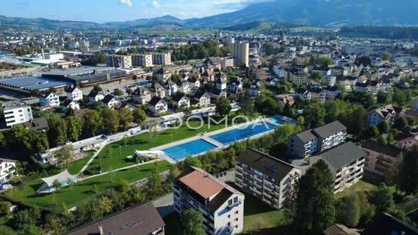 Bel appartement avec balcon de 3,5 pièces au 1er étage 1