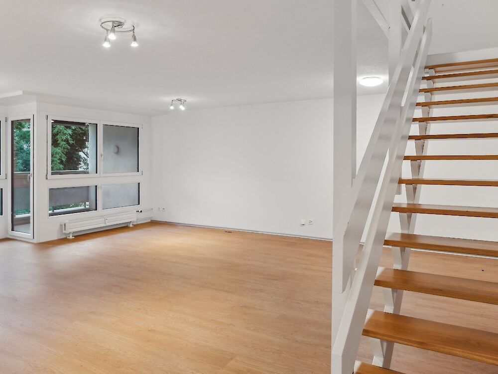 Bild Grosse 5.5 Zimmerwohnung duplex zu vermieten in Freiburg