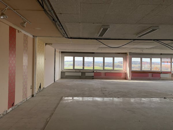 Geräumiges und helles Lokal an der Warpelstrasse in Düdingen 7
