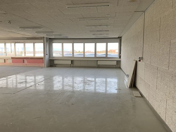 Geräumiges und helles Lokal an der Warpelstrasse in Düdingen 5