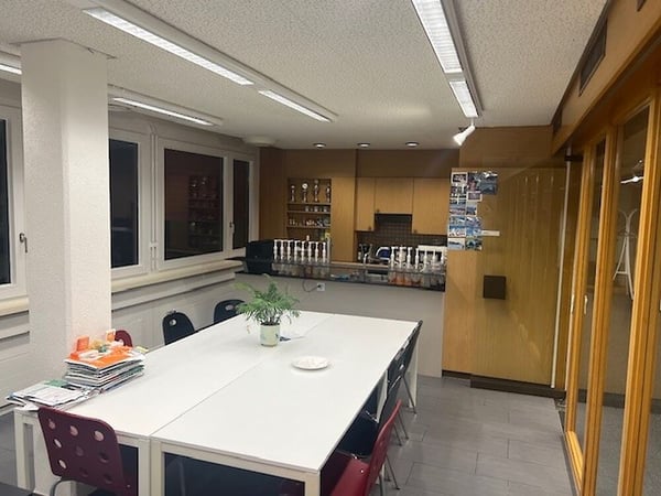 458 m² grosses Büro (in zwei oder mehr Einheiten unterteilbar) nahe des Zentrums von Fribourg 12