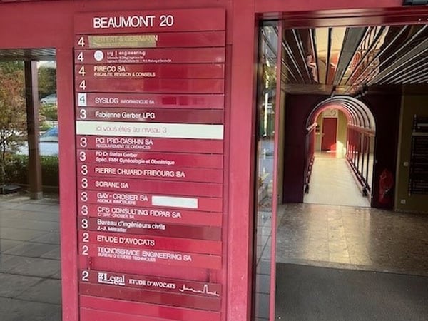 458 m² grosses Büro (in zwei oder mehr Einheiten unterteilbar) nahe des Zentrums von Fribourg 3