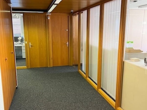 458 m² grosses Büro (in zwei oder mehr Einheiten unterteilbar) nahe des Zentrums von Fribourg 9