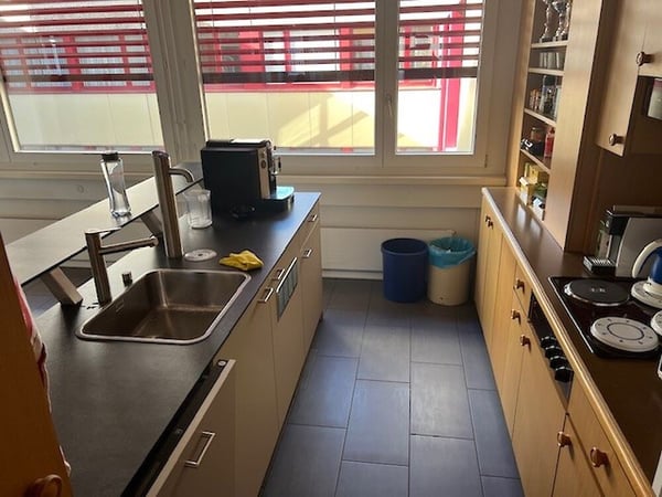 458 m² grosses Büro (in zwei oder mehr Einheiten unterteilbar) nahe des Zentrums von Fribourg 13