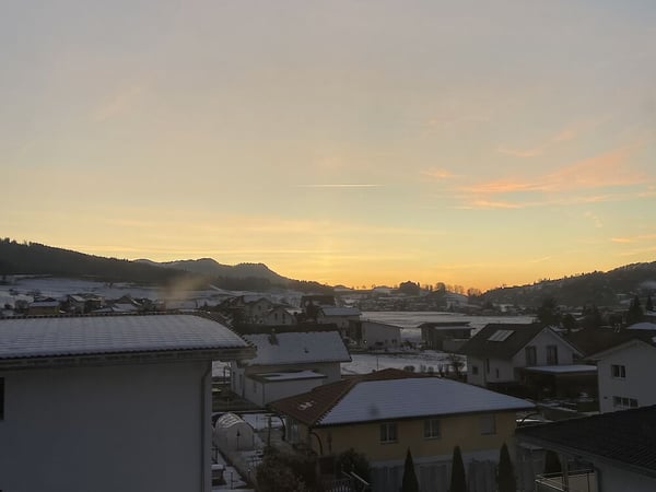 Moderne 4.5-Zimmerwohnung Attika im Herzen von Plaffeien 4