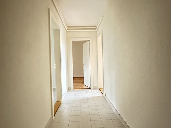 Renovierte 2.5-Zimmerwohnung im Beaumont-Quartier 6