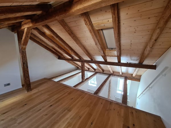 Charmante 2.5 Duplex-Wohnung im Alt-Quartier 9