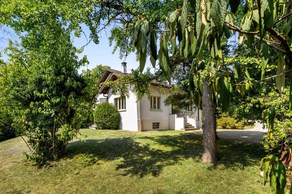 Villa de charme avec potentiel constructible 1