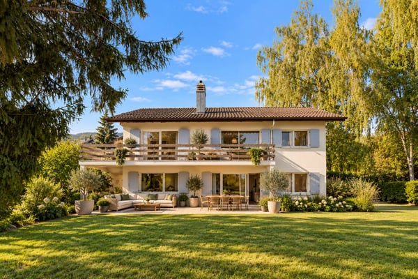 Villa à réinventer face au lac et aux montagnes 2