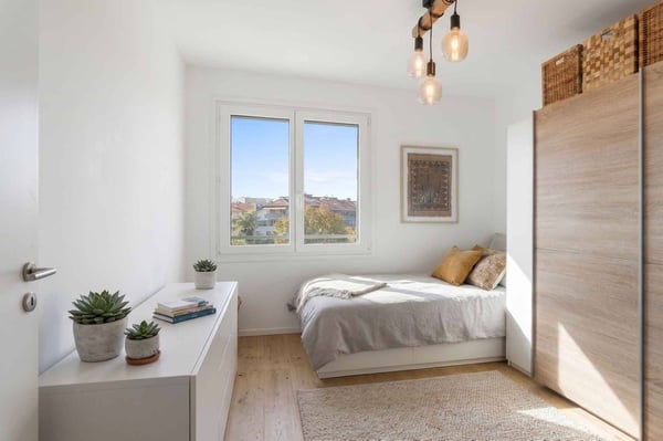 Appartement de 5 pièces rénové en 2025 à 3 minutes du tram 8