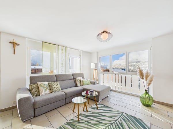 Exklusive 1.1-Zimmer-Wohnung mit grossem Garten und Panoramablick in Ried-Brig 2