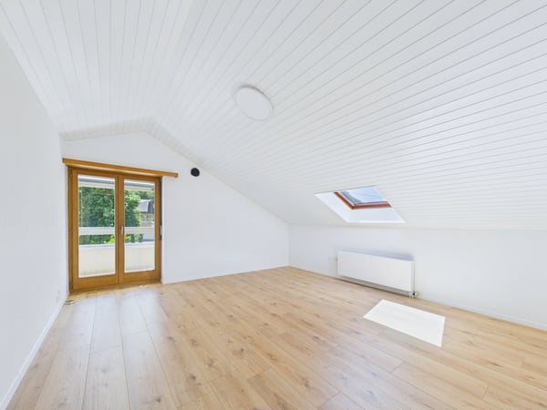 Wohnen mit Weitblick - Grosszügige 6-Zimmer-Duplex-Attikawohnung in Susten 5