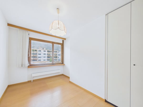 Helle und grosszügige 6.5-Zimmer-Wohnung mit Balkon im Herzen von Visp 8