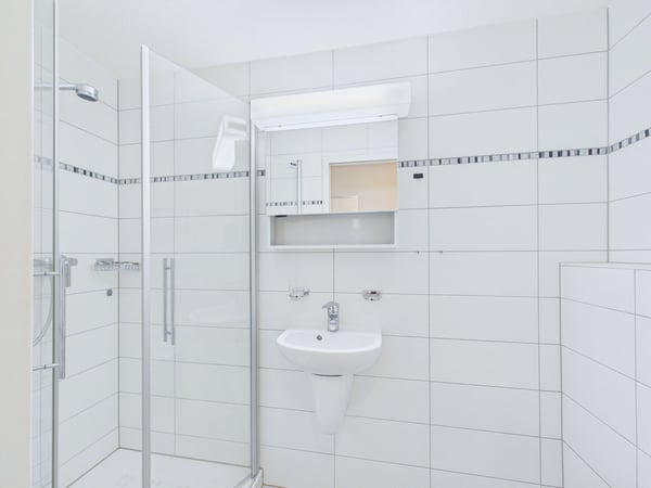 Helle und grosszügige 6.5-Zimmer-Wohnung mit Balkon im Herzen von Visp 7